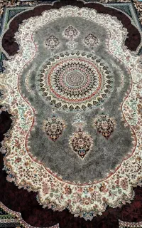 یک فرش 12 متری در حد نو