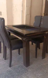 میز غذاخوری چهار نفره
