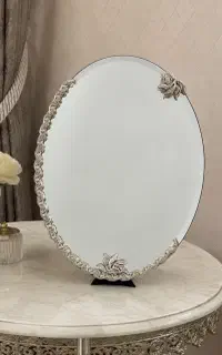 میز و آینه