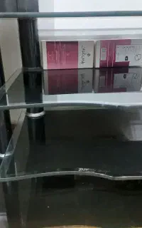 میز تلویزیون شیشه ای