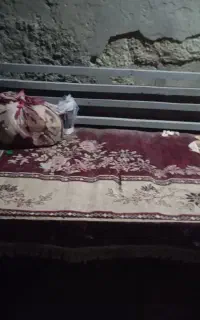 تخت آهنی