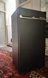 یخچال آزمایش متوسط