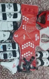 ست کامل تکواندو همراه دوعدد میت