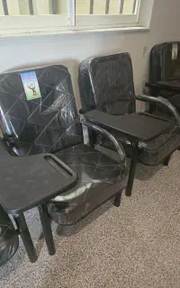 ده عدد صندلی دسته دار مبله آرام