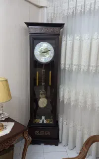 ساعت چوبی ایستاده