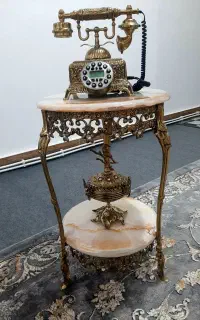 میز تلفن برنز