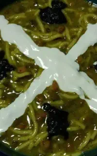 آش رشته وساندویج وبیورینگ بادمجان آماده سرو