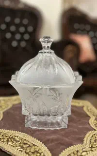 شکلات خوری نو با جعبه