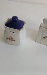 جای دستمال وخلال دندان یا ادویه