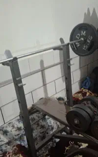 میز پرس به همراه ۹۰ کیلو وزنه
