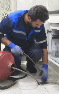 رفع گرفتگی لوله با دستگاه فنر برقی لوله بازکنی