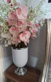گل و گلدان