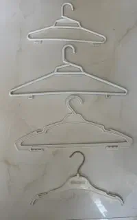 چوب لباسی حراج شد