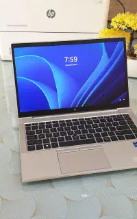 دستگاه elitebook فلزی خوش ساخت و زیبا