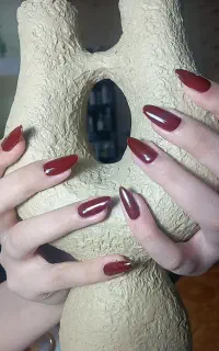 مدل برای کلیه خدمات کاشت ناخن و کاشت مژه