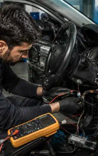 باطری سازی برق خودرو سیار و عیب‌یابی