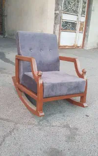 صندلی راکی با پایه چوبی