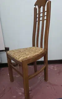 صندلی چوبی محکم