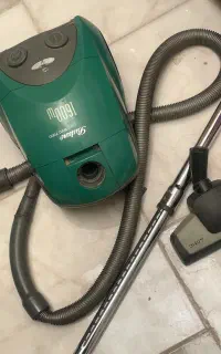 جاروبرقی نیازمند تعمیر ( خرطونیش سوراخه)