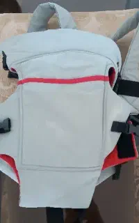 اغوشی کانگورویی و پشه بند کودک