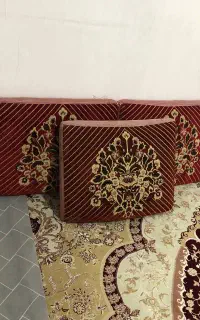 پشت دیواری
