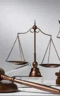 وکیل پایه یک دادگستری