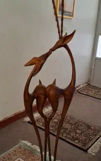 مجسمه غزال چوبی