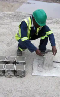 نمونه گیر بتن