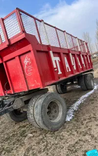 تریلی هشت چرخ