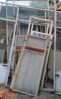 درب و پنجره فلزی