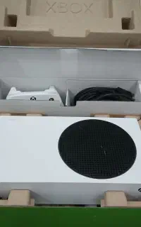 کنسول ایکس باکس سری اس همراه با جعبه