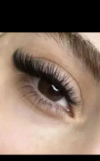 کاشت و اکستنشن مژه