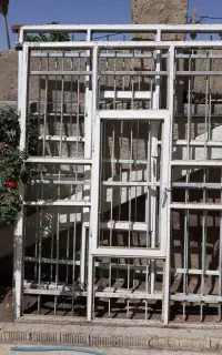پنجره فلزی