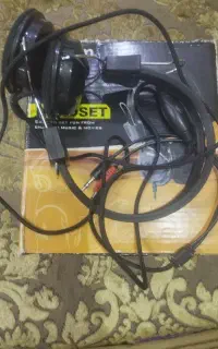 هدفون سیم دار