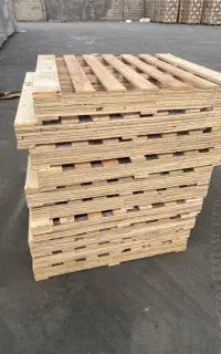 تعدادی پالت چوبی خارجی تمیز در حد نو
