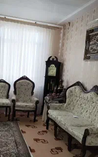 مبل سلطنتی ۹ نفره به همراه میز عسلی