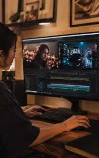 ادیتور فیلم و عکس هستم