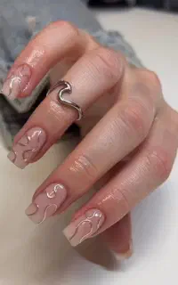 آموزش کاشت ناخن