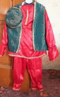 لباس سنتی بچگانه