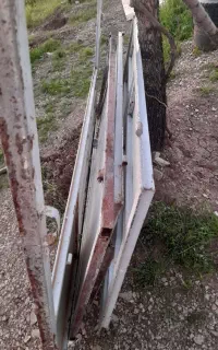 درب حیاط.  درب انبار