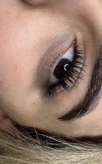 با اکستنشن مژه بدون آرایش هم زیبا باش
