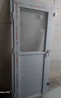 درب حمام ودستشویی با شیشه