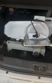 یک عدد کالباس بر برند بوراکس
