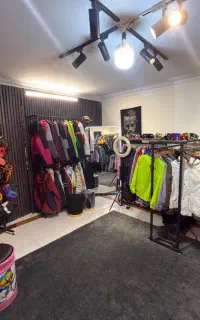 فروش لباس و تجهیزات اسکی