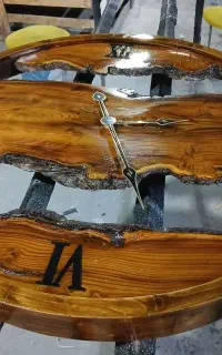 ساعت دیواری چوبی