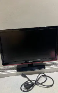 تلویزیون ۲۱ اینچ LG کاملا سالم