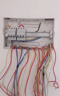 گروه برقکاران خادمین