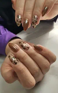 آف آموزش و انجام کاشت ناخن و کاشت مژه فیشیال تخصصی