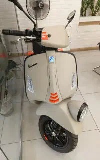 وسپا ۳۰۰/VESPAGTV300  /تحویل فوری