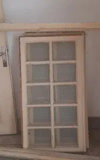 پنجر و در و کمد